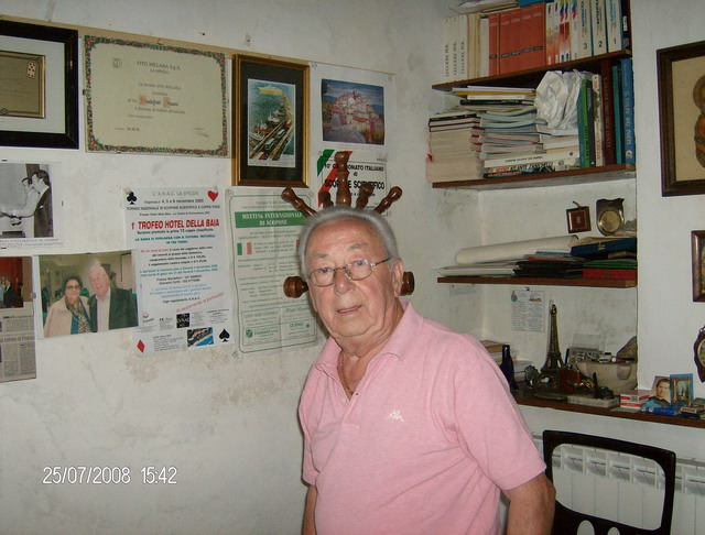 Franco Montefiori nella sua casa di Valeriano, luglio 2008